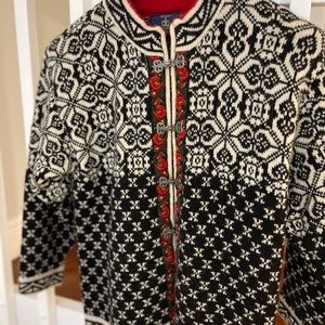 New 100% wool sweater Made in Norway